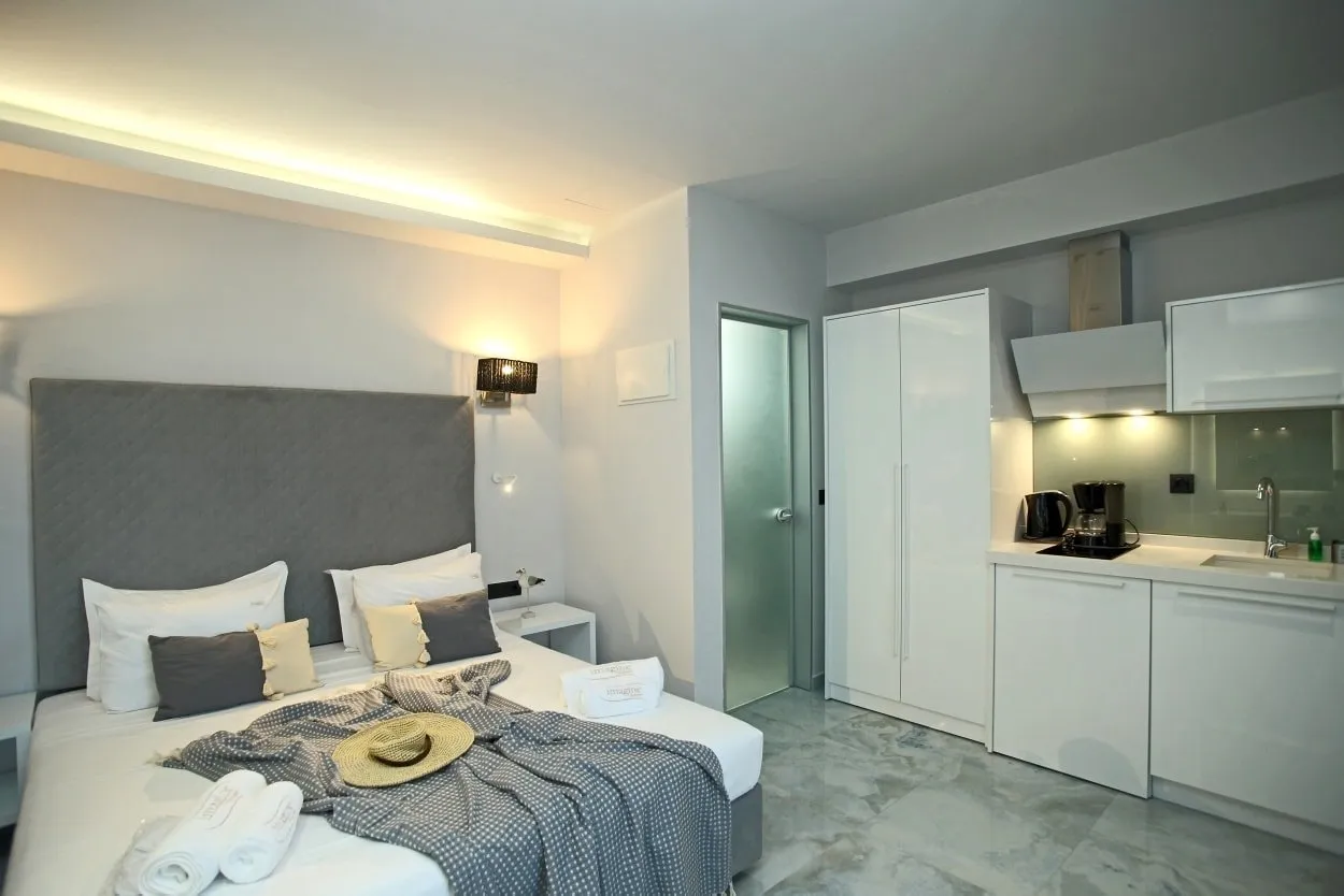Tiara Holidays - Imagine Studios - Premium Room Ground Floor - bedroom